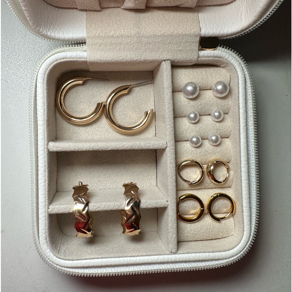 7 pairs of earrings!